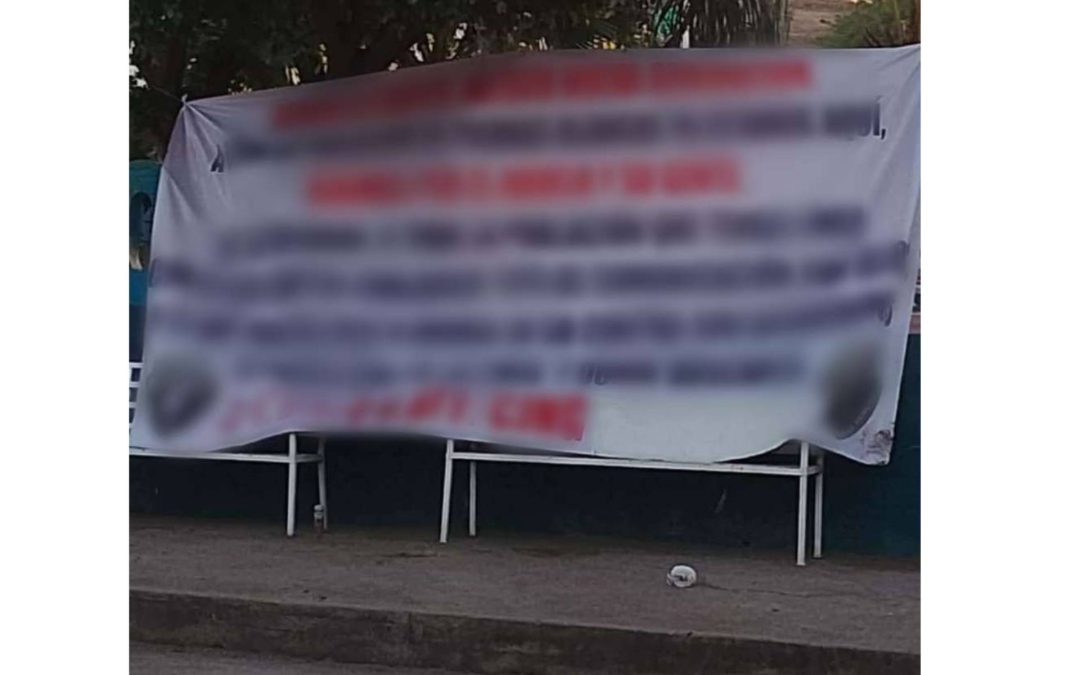 Aparece narcomanta en Buenavista Tomatlán; autoridades la retiran.