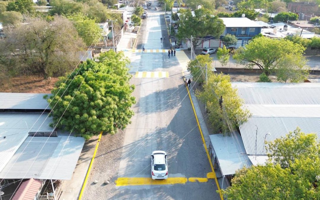 Compromiso con el bienestar: Fanny L. Arreola, inaugura nueva calle en La colonia Florida.  