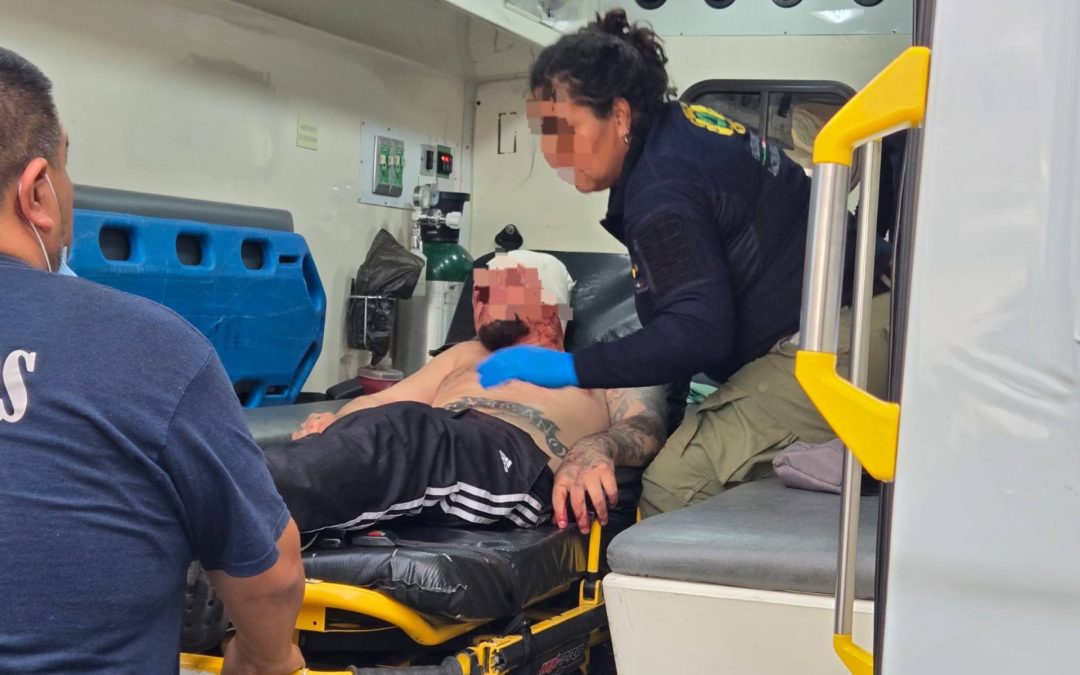 Atacan a balazos a hombre afuera de su vivienda en Jacona; sobrevive y es hospitalizado