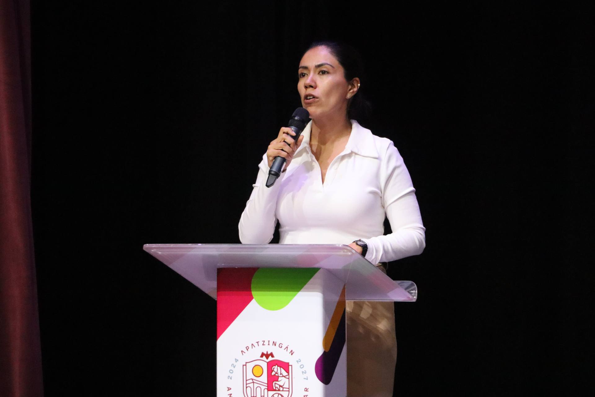 Fanny L. Arreola, impulsa en Apatzingán, el programa “Jóvenes Uniendo al Barrio”